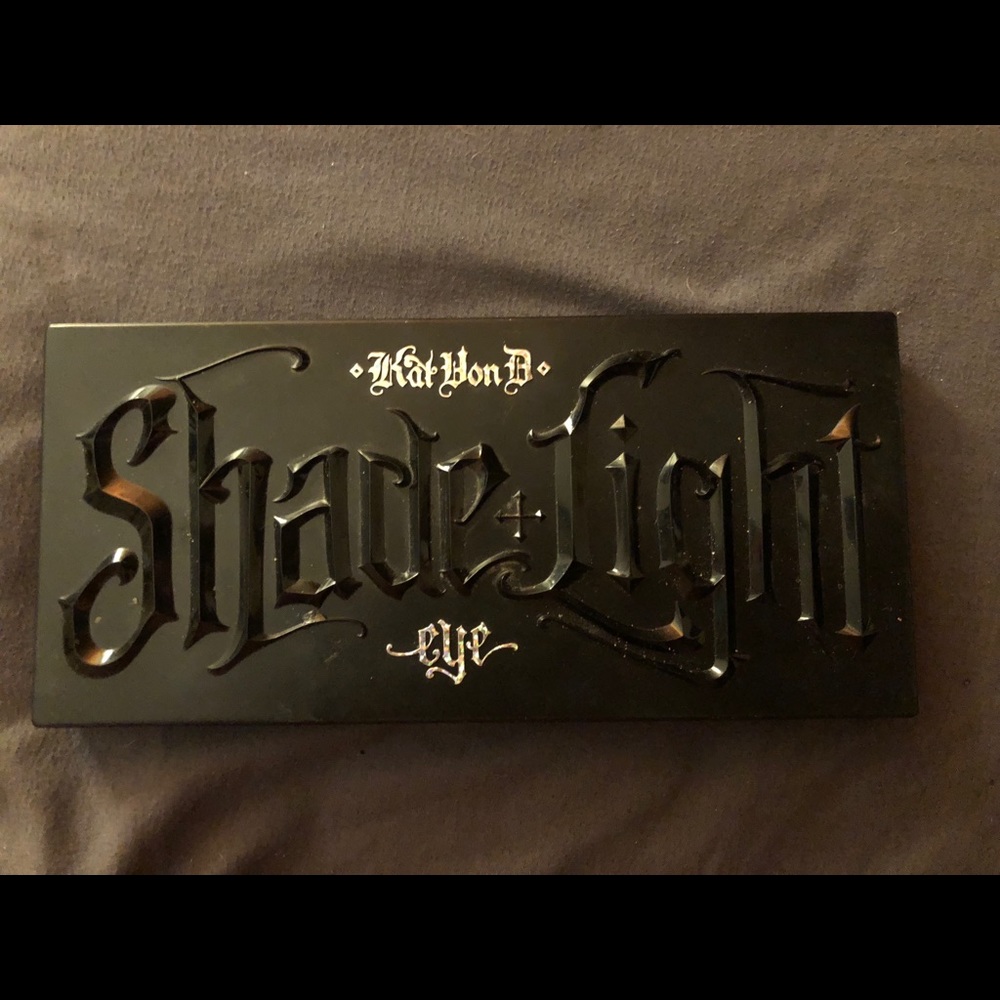 Kat Von D Shade+Light Glimmer Eye Contour Palette